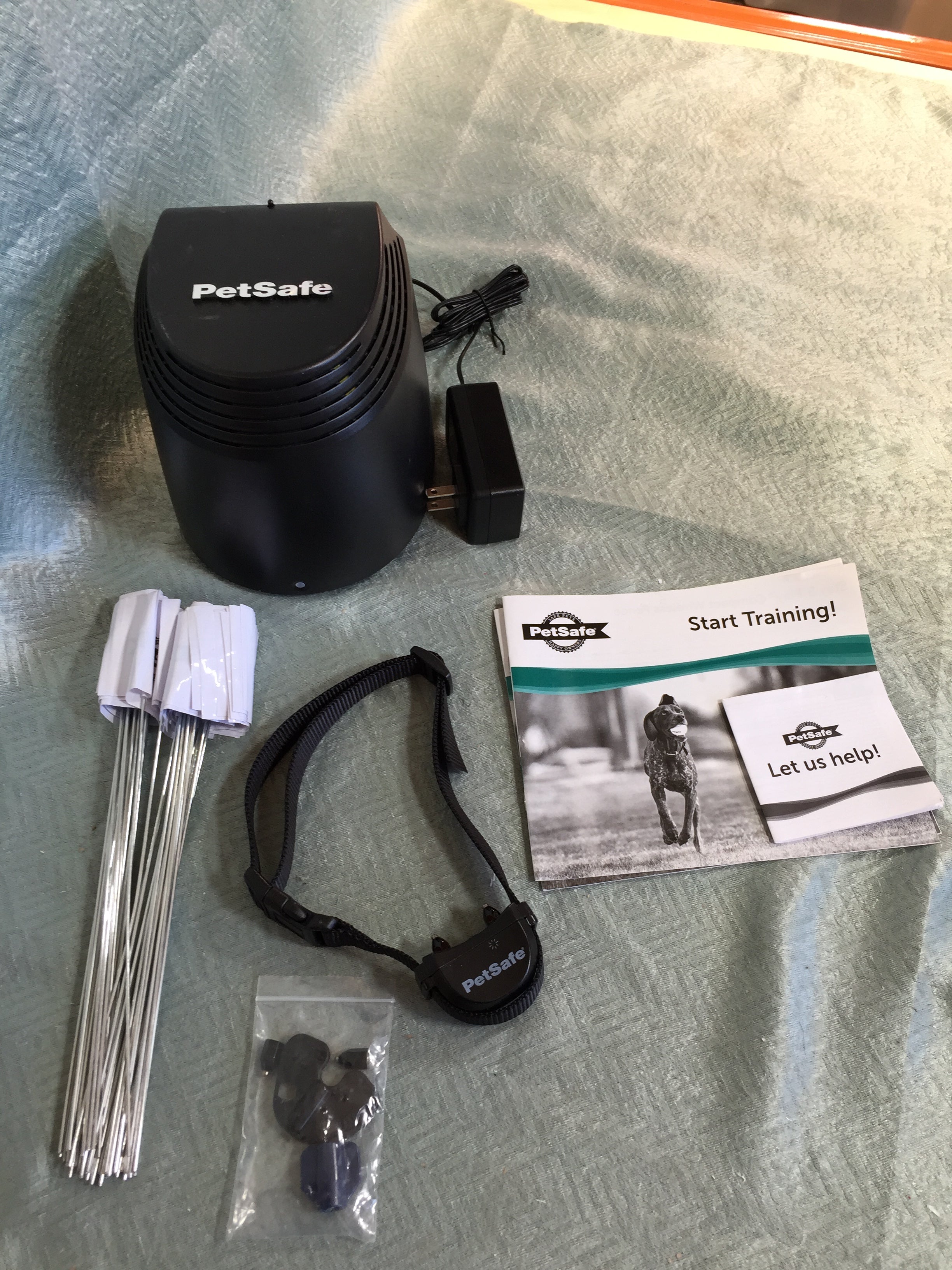 PetSafe Stay & Play Compact Wireless Fence for Dogs & Cats (7624451784942)